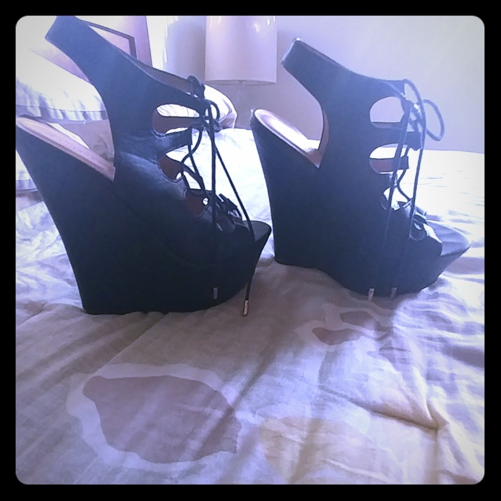 Wedge heels